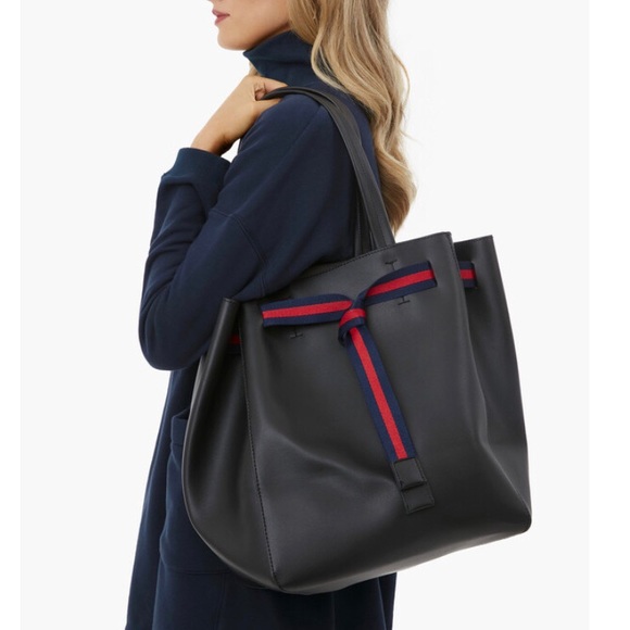 Tuckernuck Handbags - TUCKERNUCK Black Duchess Tote Bag NWT